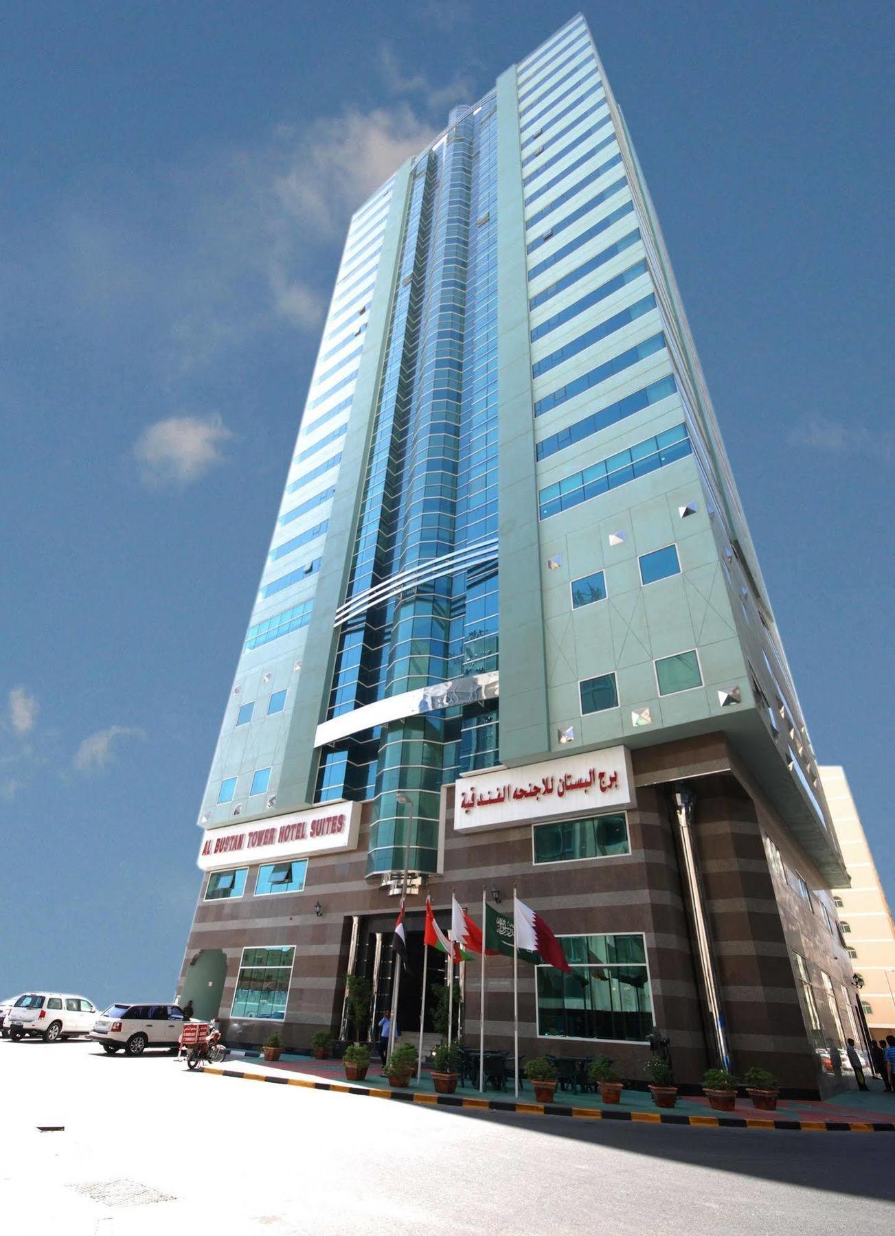 Al Bustan Tower Hotel Suites Sharjah Bagian luar foto